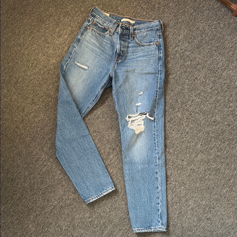 Levi’s • NWOT • Wedgie Straight Fit